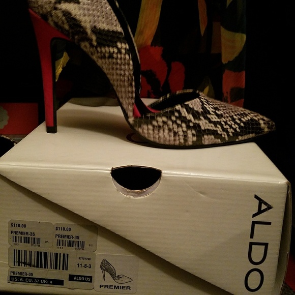 Shoes - Picture 4 of 7